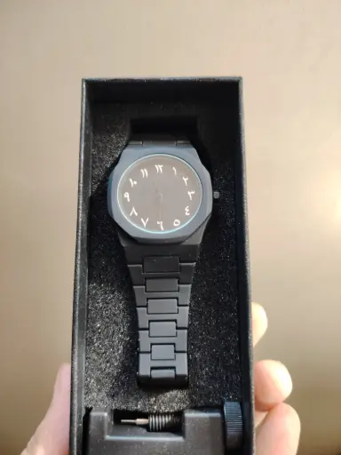 Black Aura watch